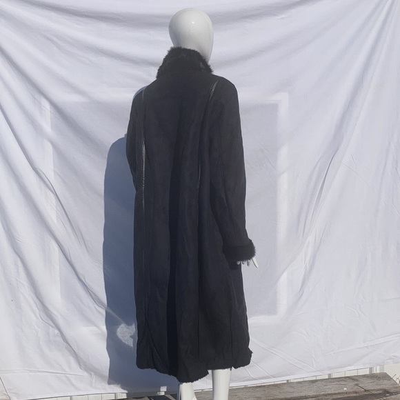 Excelled fur lined trench super warm! - Picture 4 of 10